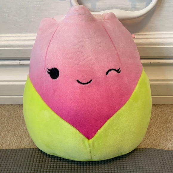 Bridge the Tulip Squishmallow 8”